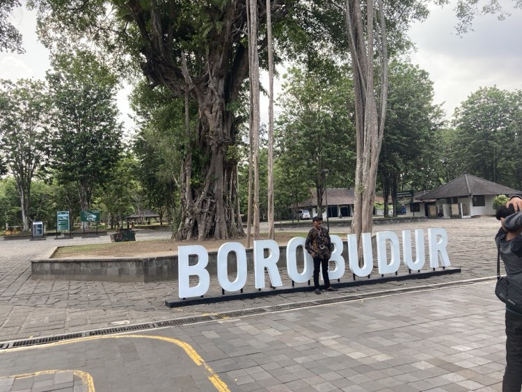 Traveling from Yogyakarta to Borobudur By Bus – Complete Travel Guide 