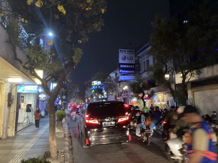 Bandung Nightlife – Insider’s Guide to the City After Dark 